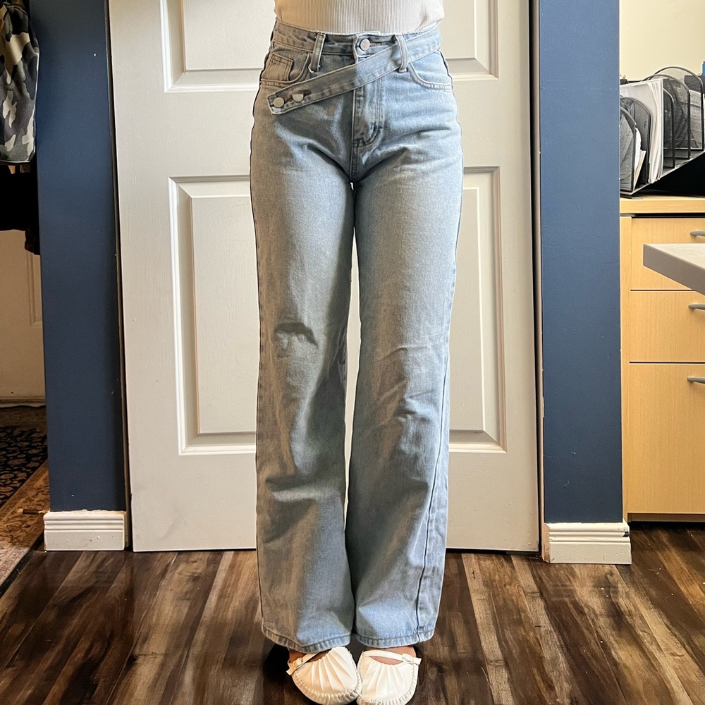Women's Light Blue Jeans